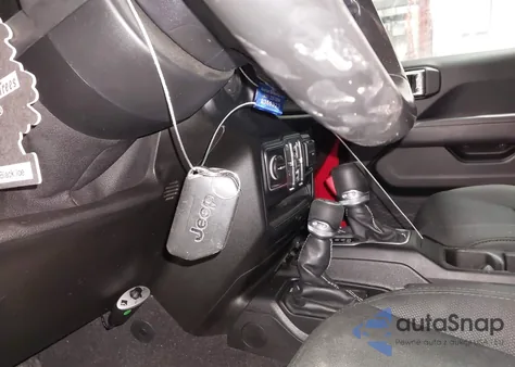 2019 Jeep Wrangler Unlimited Sahara 4X4 from USA, damaged, VIN 1C4HJXEN0KW591945